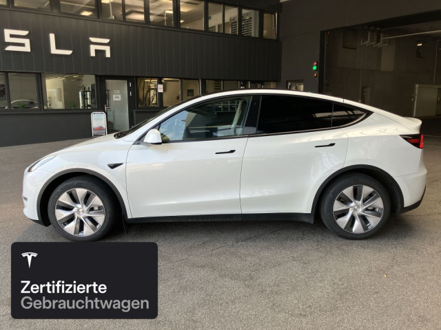 TESLA Model Y Long Range AWD-image-3