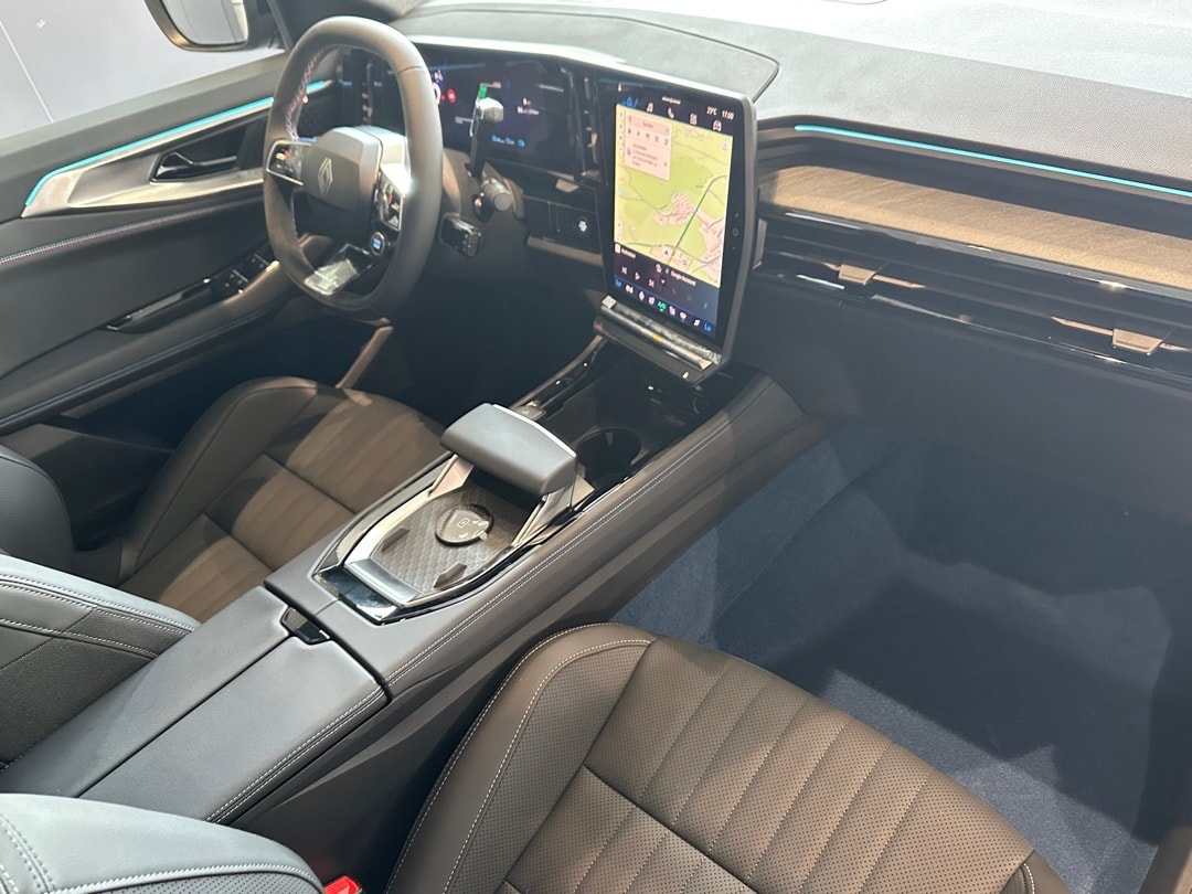 RENAULT Rafale 1.2 E-Tech Plug-in Hybrid 300 4x4 Atelier Alpine-image-14