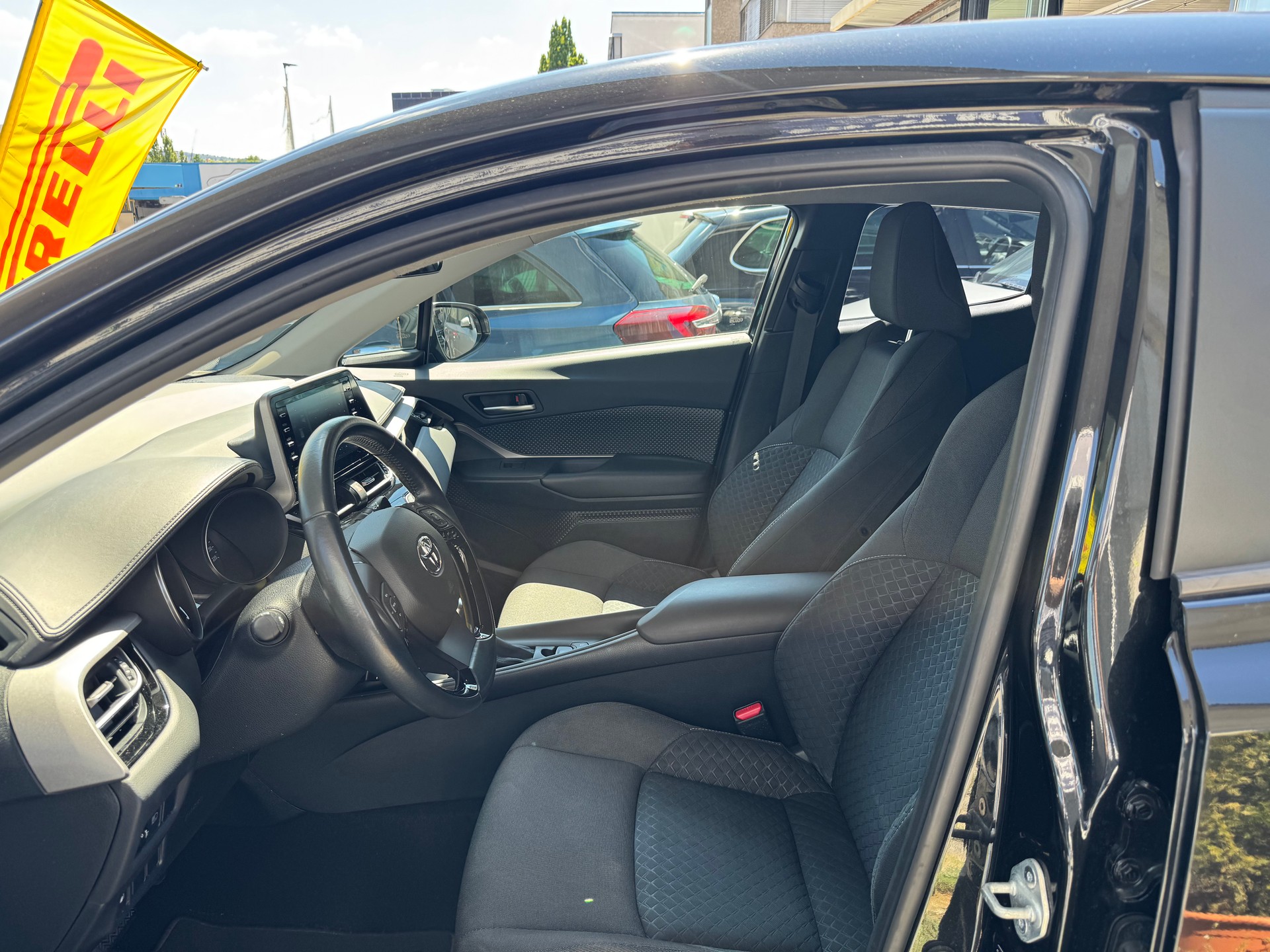 TOYOTA C-HR 1.2 Turbo Style 4WD Multidrive S-image-5