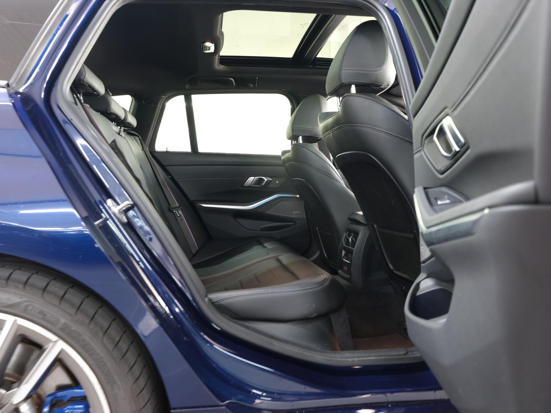BMW M340d xDrive 48V Touring Steptronic Sport *Harman & Kardon* *360 Kamera* *Head up Display*-image-23