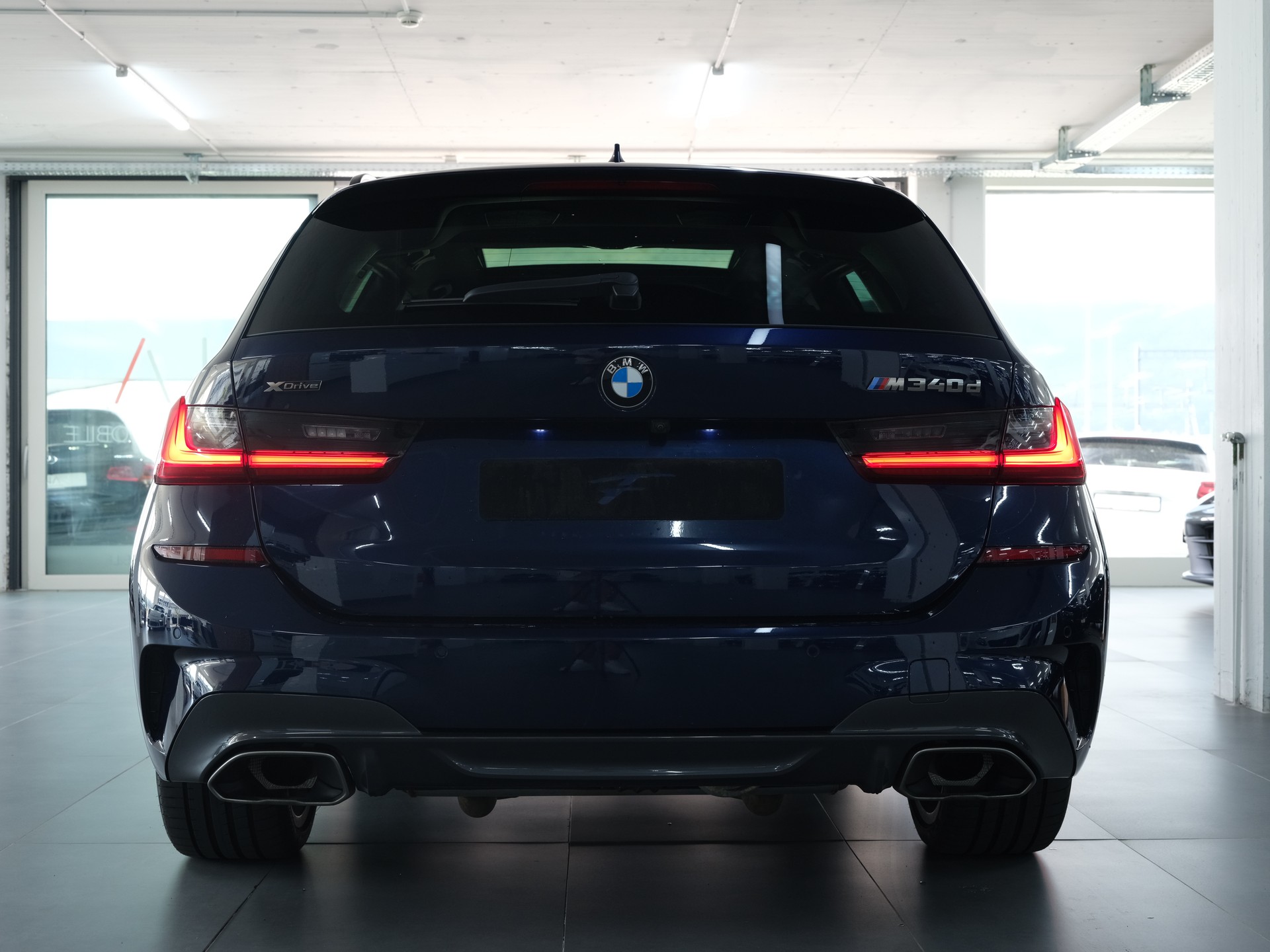 BMW M340d xDrive 48V Touring Steptronic Sport *Harman & Kardon* *360 Kamera* *Head up Display*-showroom-element-3