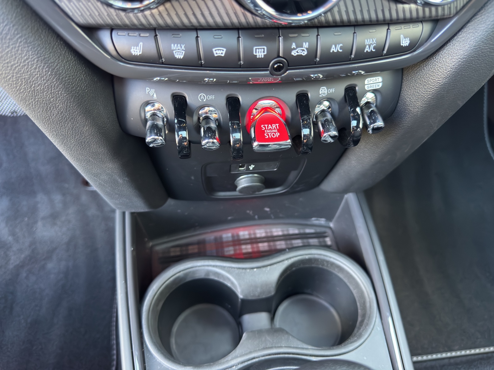 MINI Countryman F60 2.0i Cooper S ALL4 MINI YOURS TRIM II-image-14