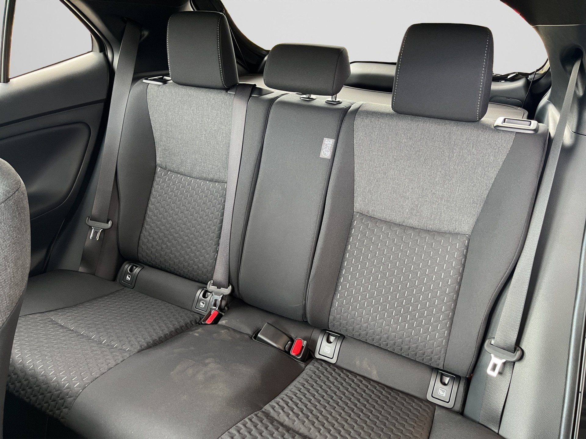 TOYOTA YARIS Cross 1.5 VVT-i HSD Trend AWD-image-12