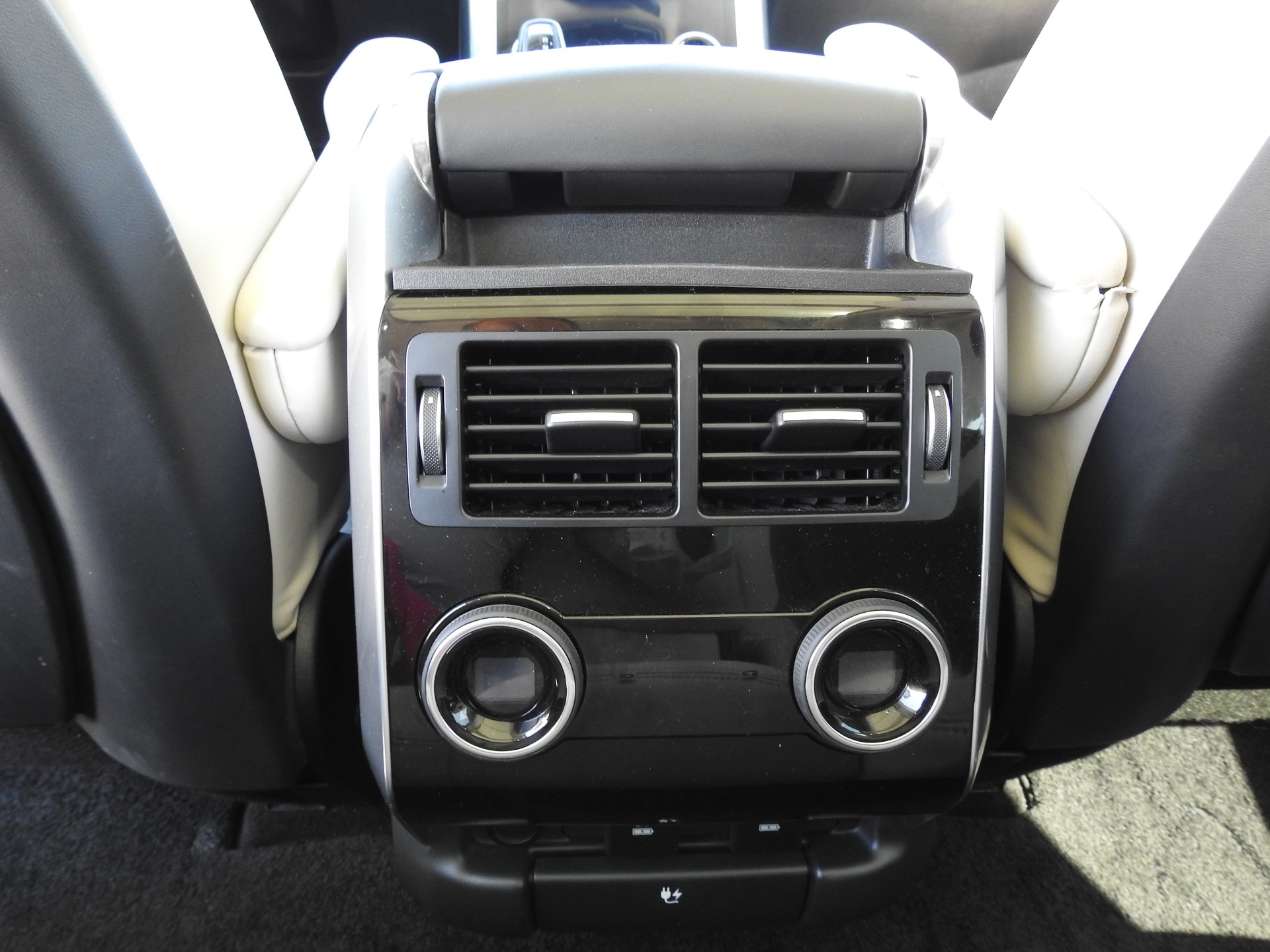 LAND ROVER Range Rover Sport 3.0 SDV Autobiography Dynamic Automatic-image-18