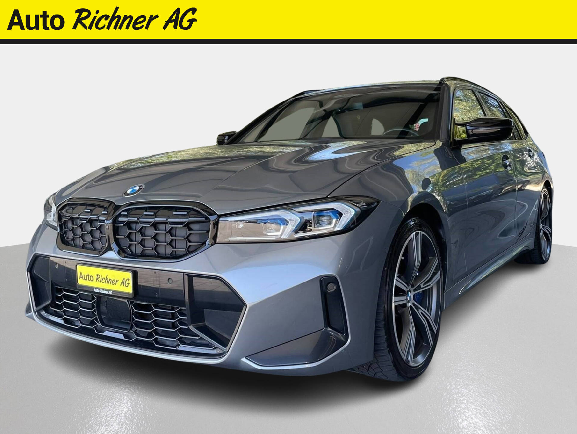 BMW M340i xDrive Touring-showroom-element-1