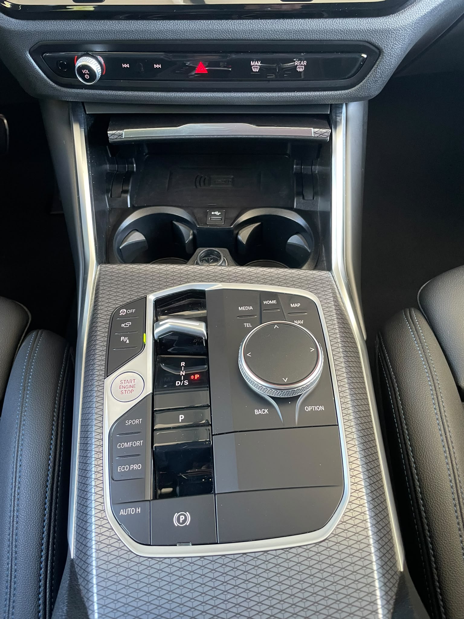 BMW M340i xDrive Touring-image-8