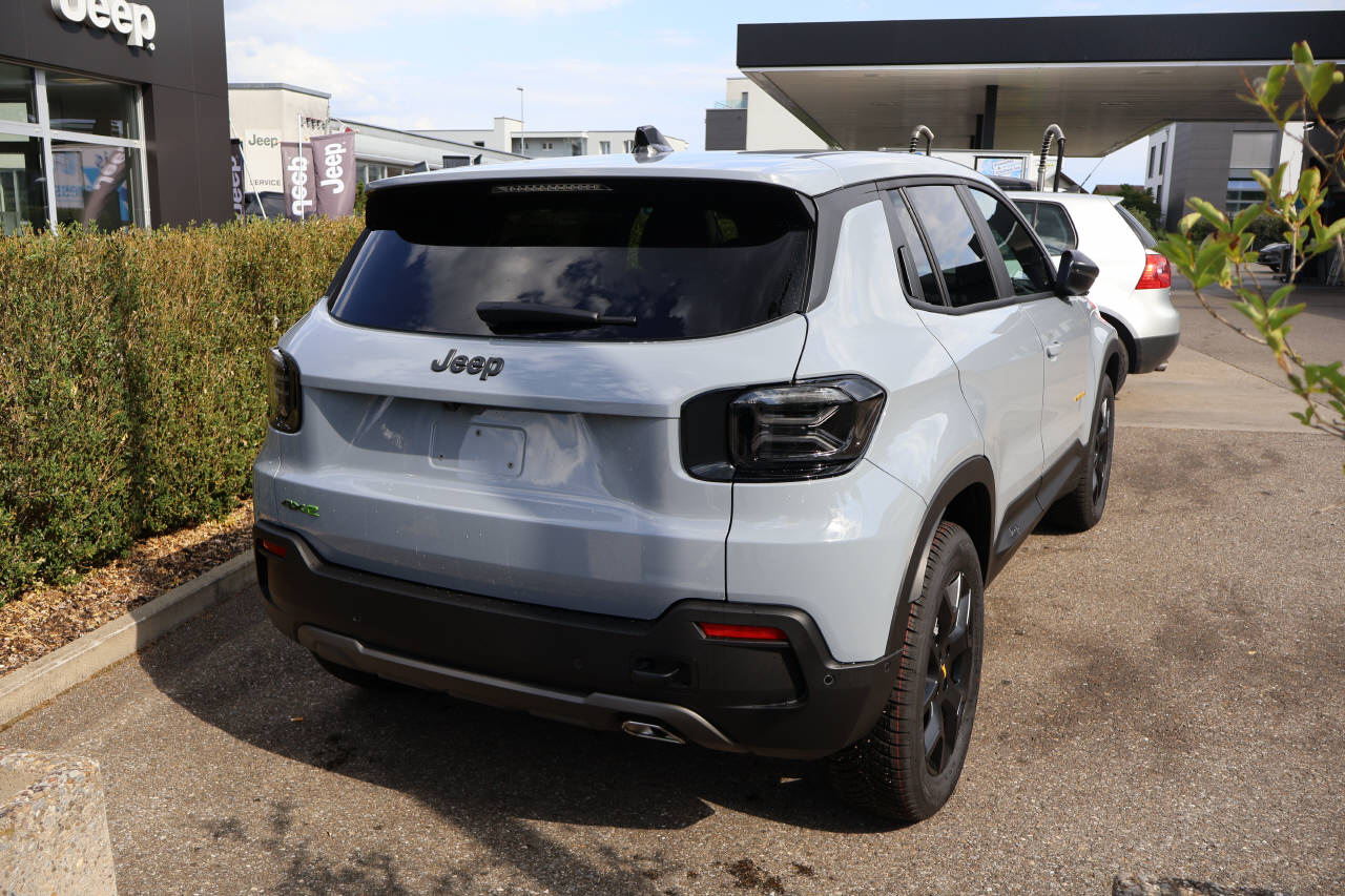 JEEP Avenger 1.2 MHEV The North Face 4xe-image-2
