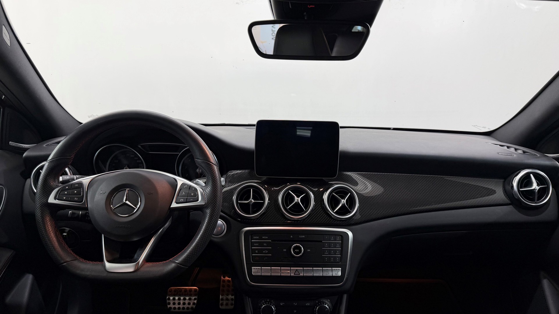 MERCEDES-BENZ GLA-Klasse X156 GLA 220 AMG Li-image-4