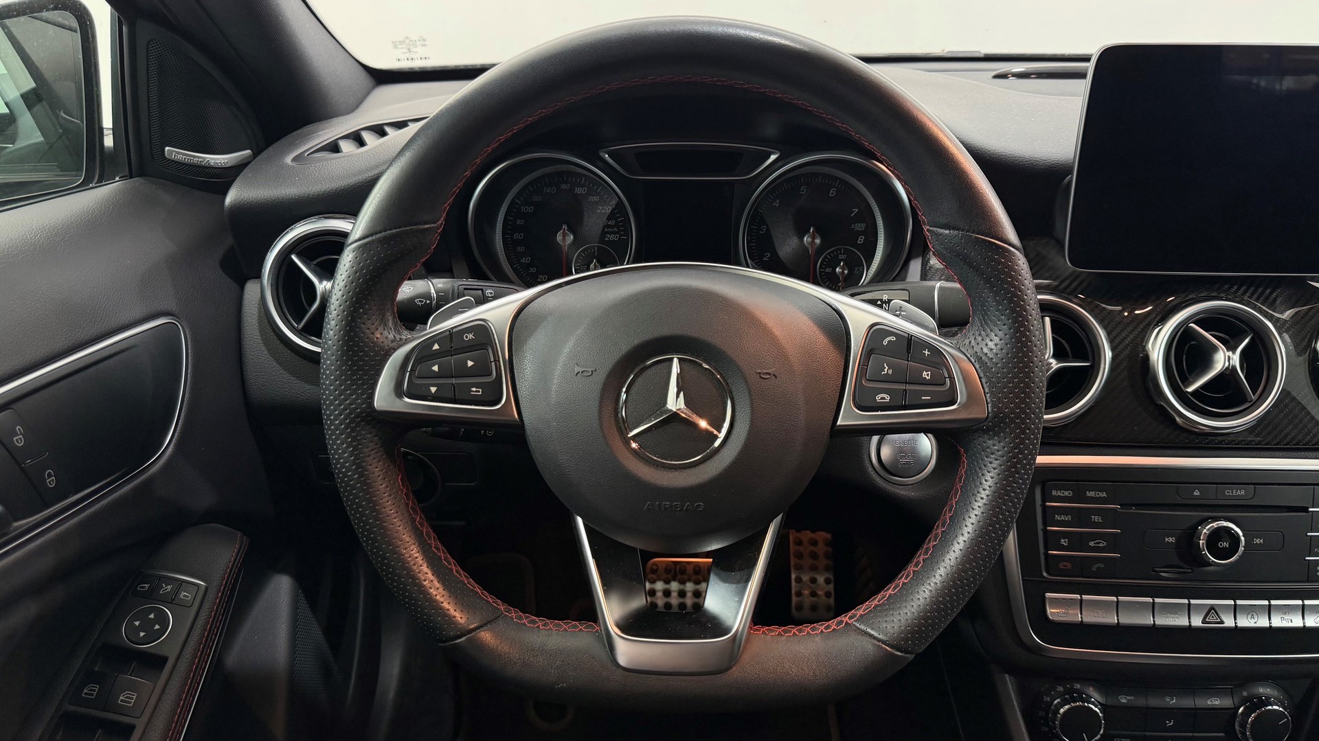 MERCEDES-BENZ GLA-Klasse X156 GLA 220 AMG Li-image-9