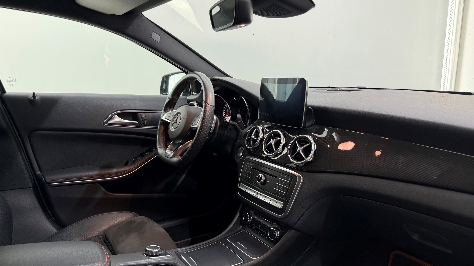 MERCEDES-BENZ GLA-Klasse X156 GLA 220 AMG Li-image-3