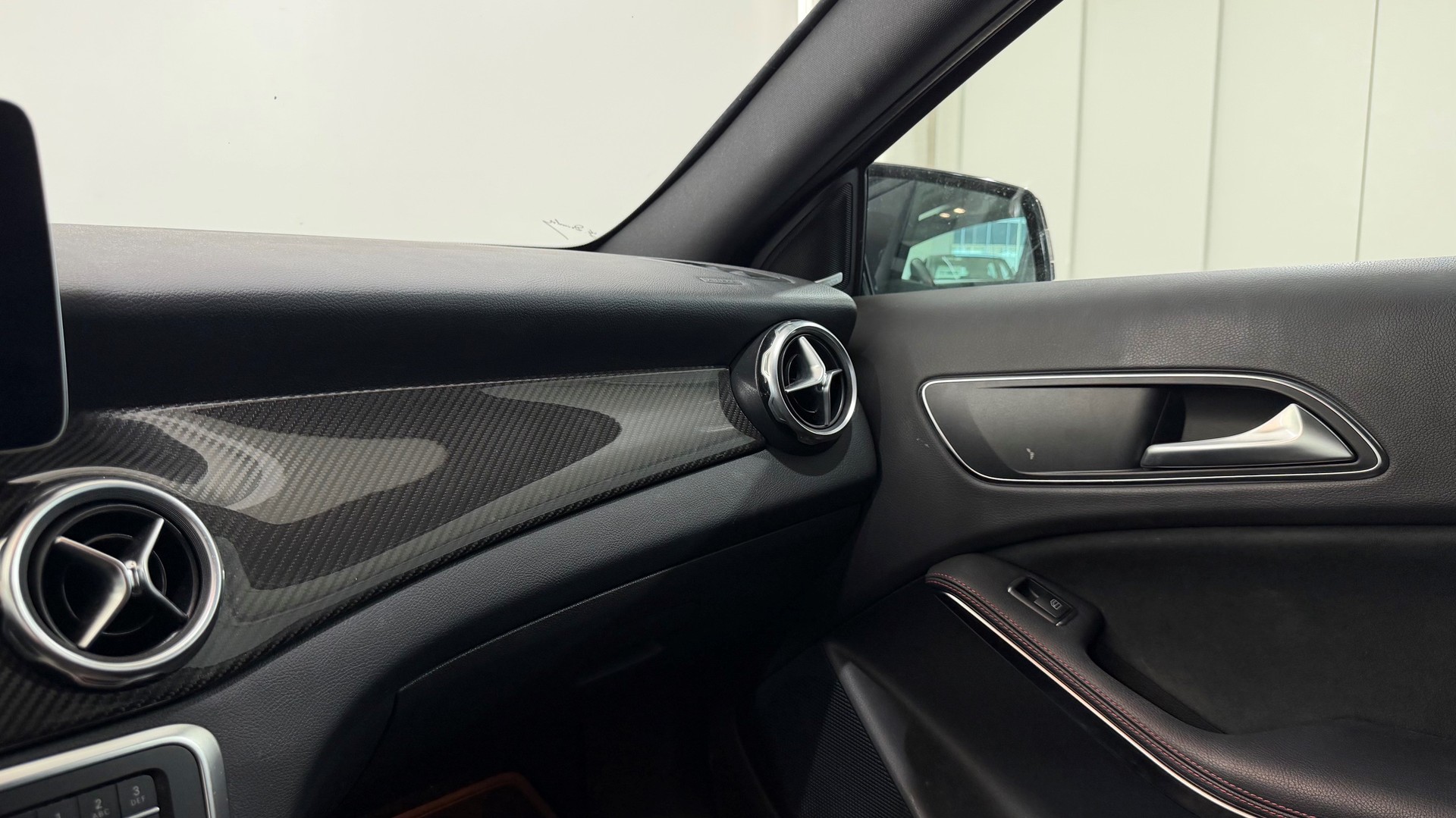 MERCEDES-BENZ GLA-Klasse X156 GLA 220 AMG Li-image-13