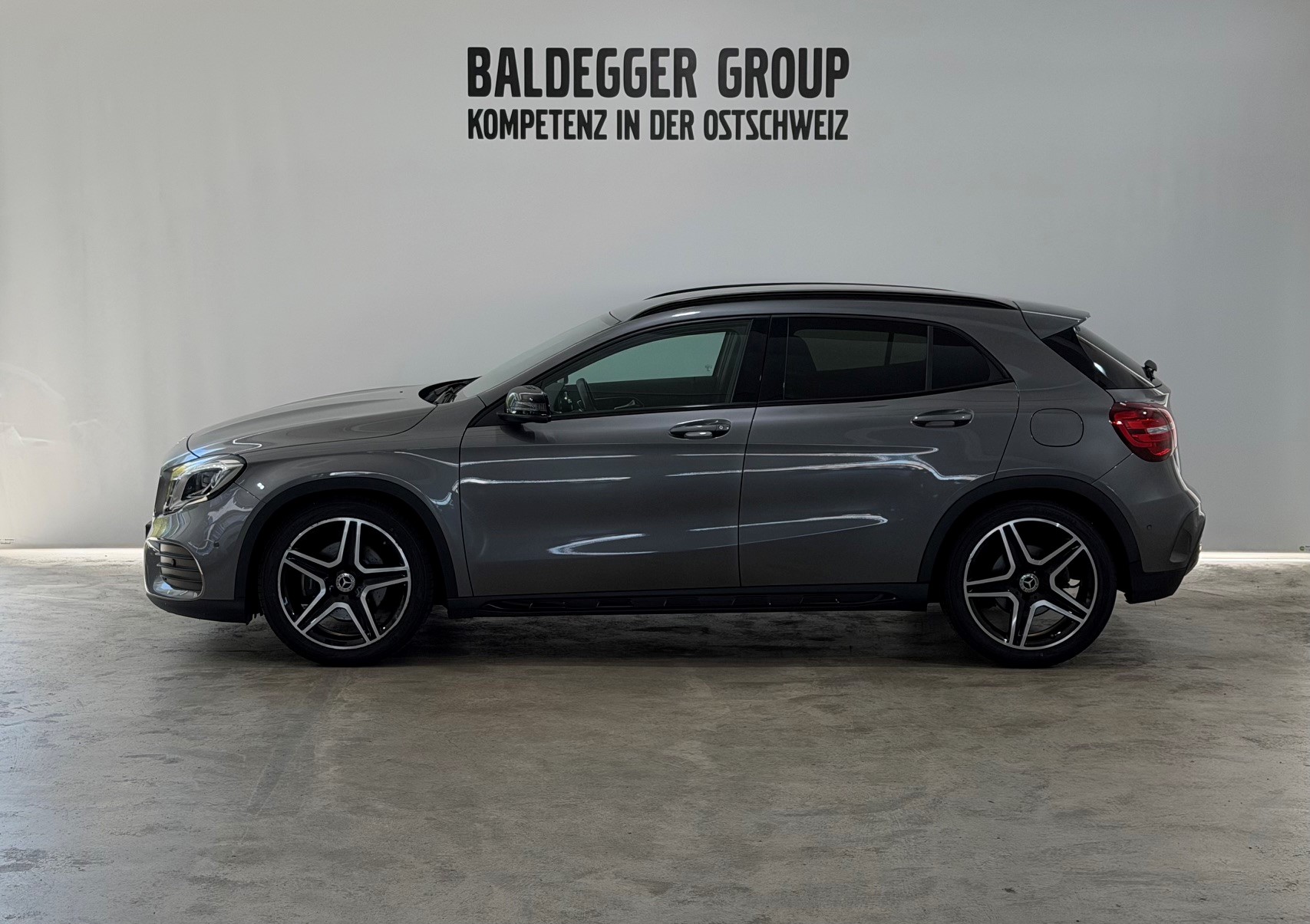 MERCEDES-BENZ GLA-Klasse X156 GLA 220 AMG Li-image-2