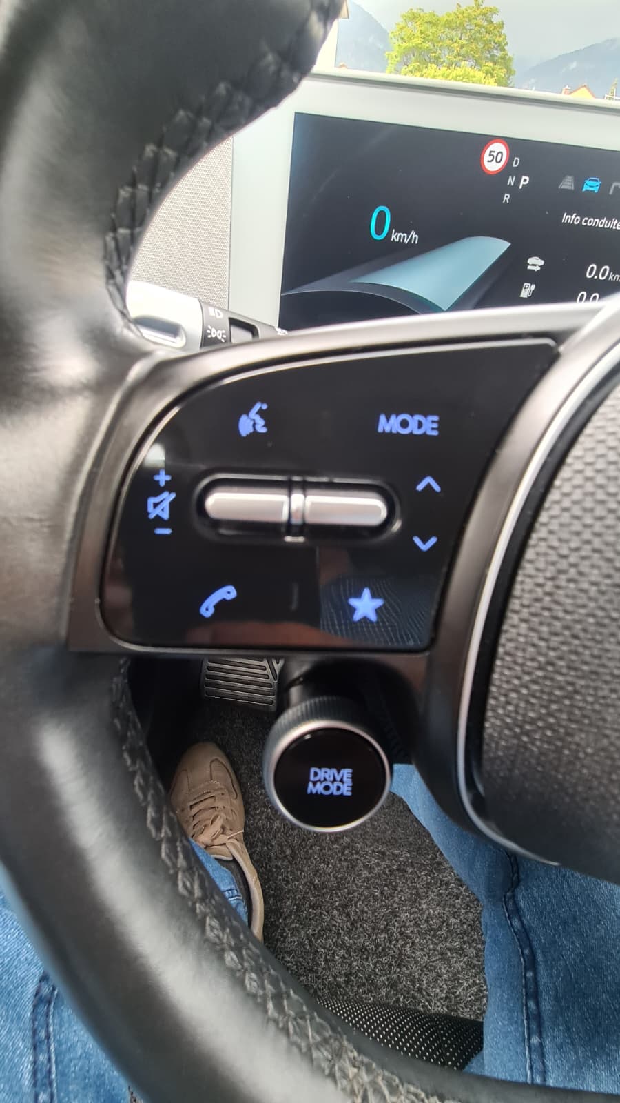 HYUNDAI Ioniq 5 77kWh Amplia 2WD ** Voll-Leder ** Gr-Navi ** RF-Kamera 360° ** Sitzheizung V+H ** H-UP-Disp ** Modell 2023 **-image-12