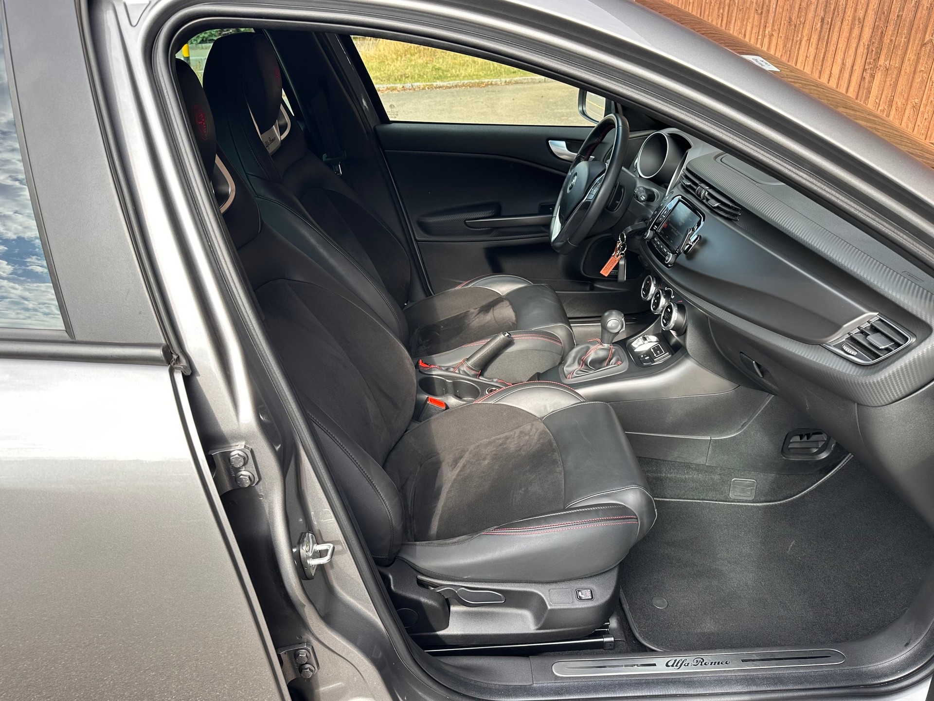 ALFA ROMEO Giulietta 1750 TBi Veloce TCT-image-10