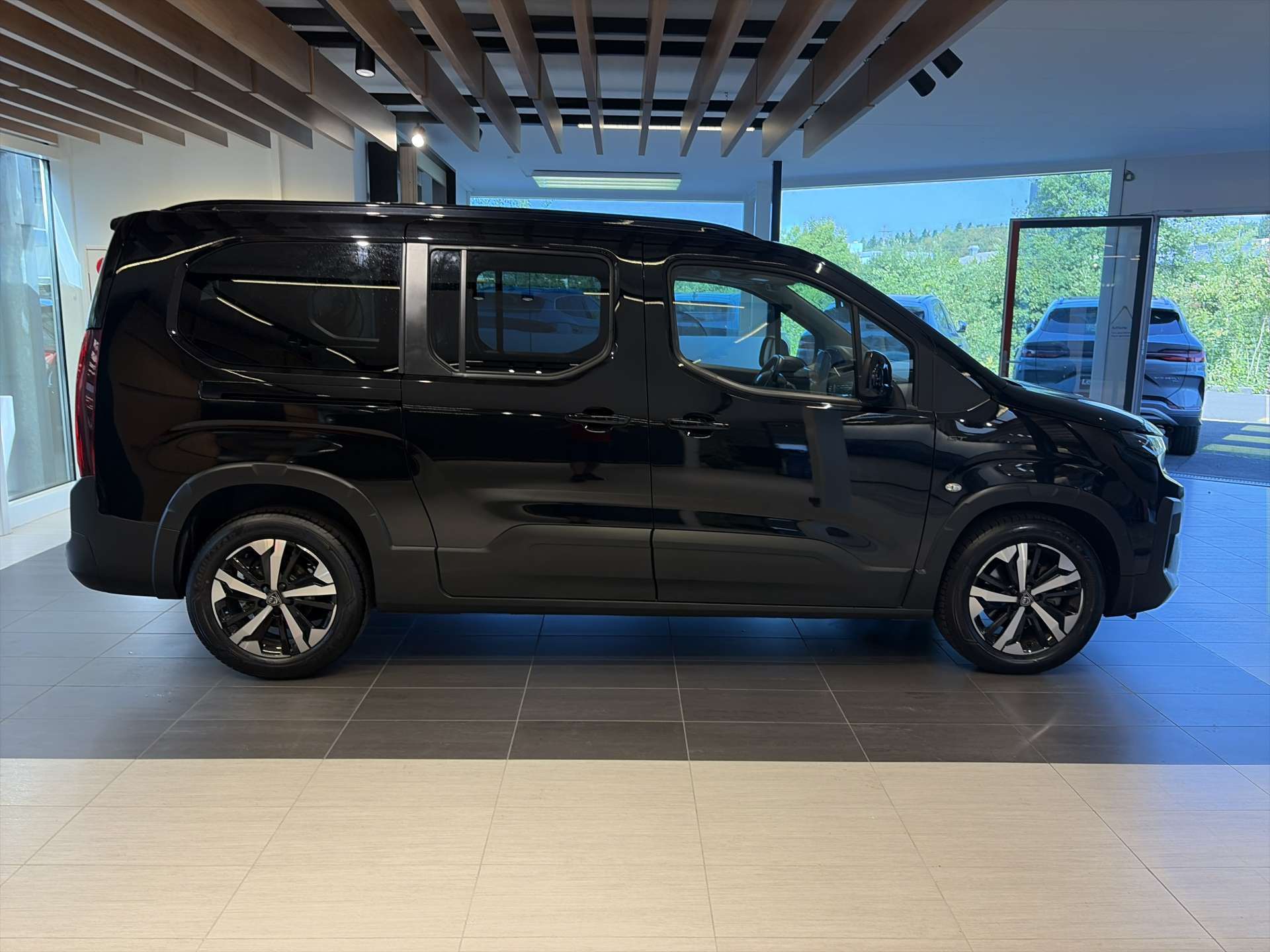 PEUGEOT Rifter Long 1.5 BlueHDi 7 Plätzer GT EAT-Automat-image-13