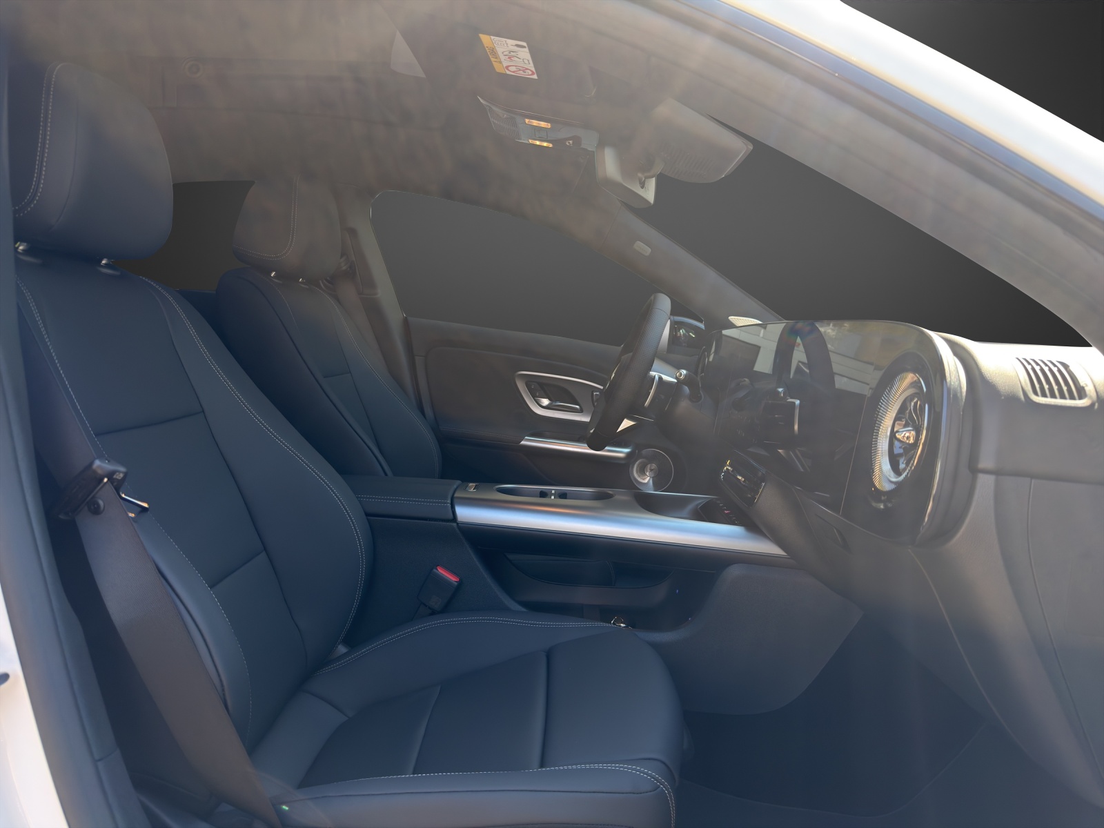 MERCEDES-BENZ CLA 200 8G-DCT 4Matic-image-12