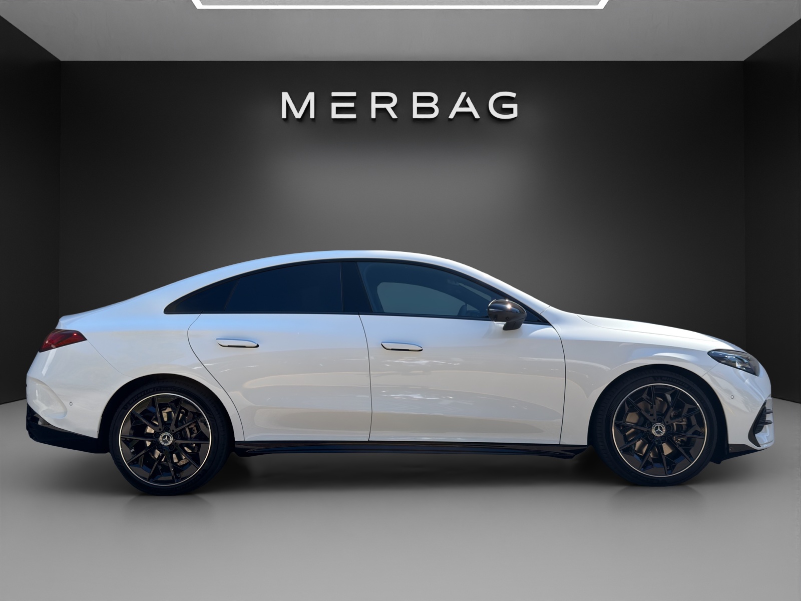 MERCEDES-BENZ CLA 200 8G-DCT 4Matic-image-1