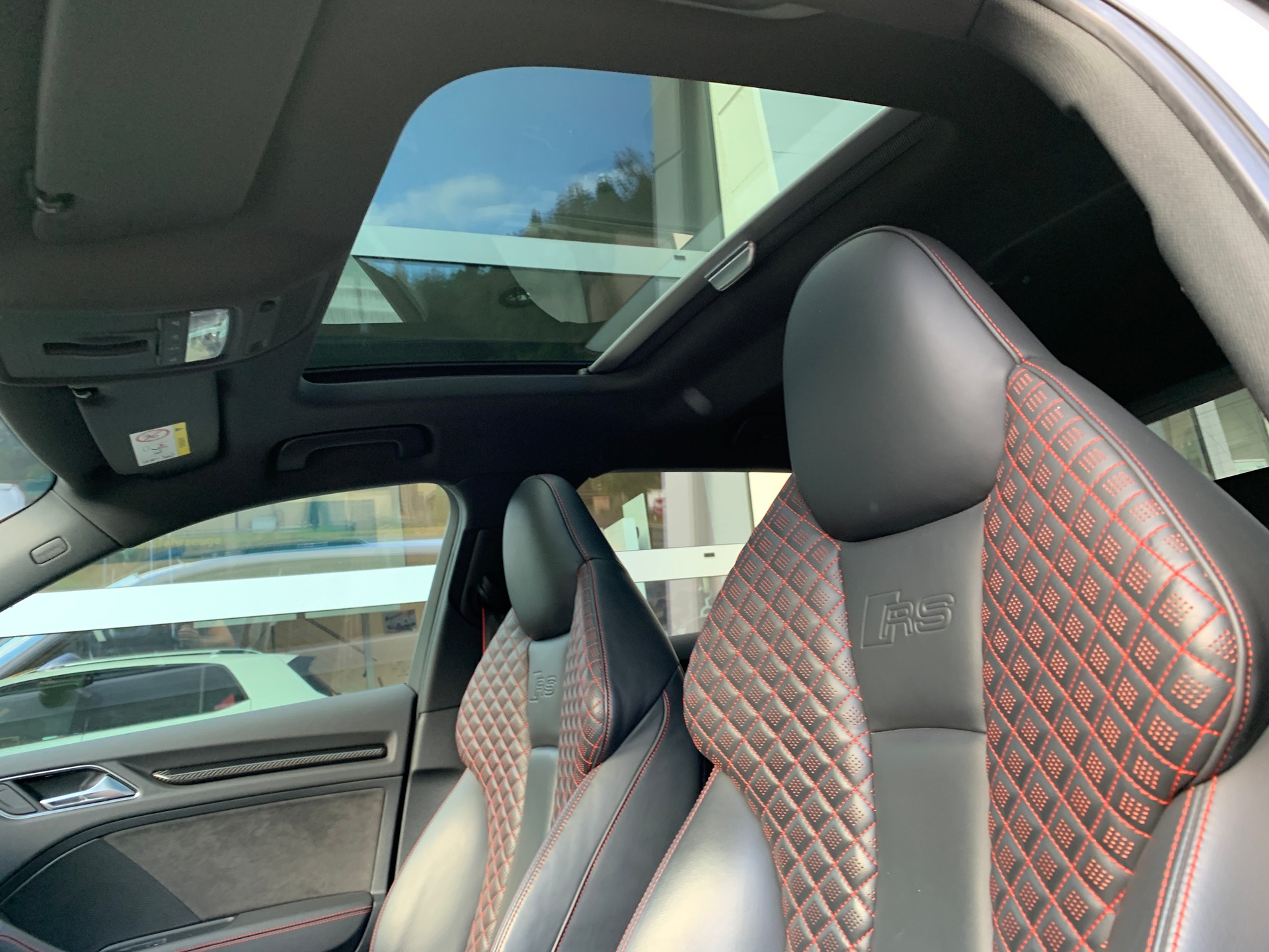 AUDI RS3 Sportback 2.5 TSI quattro S-tronic-image-9