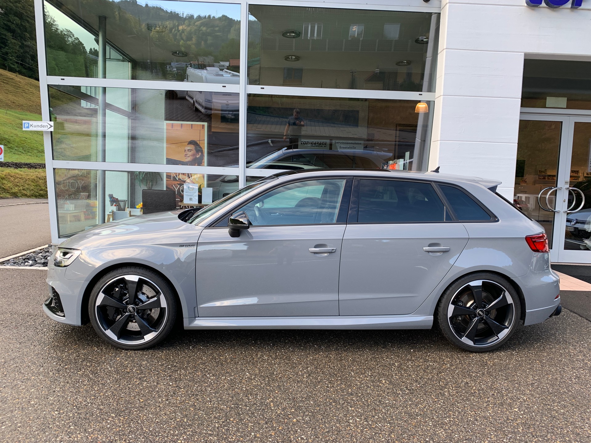 AUDI RS3 Sportback 2.5 TSI quattro S-tronic-image-3
