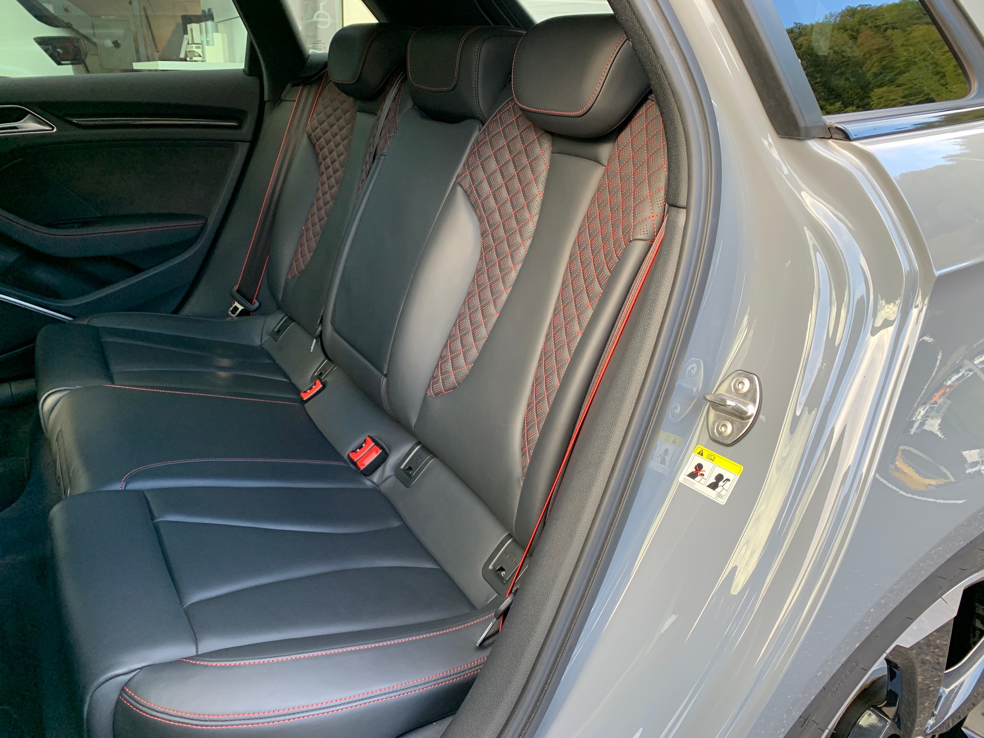 AUDI RS3 Sportback 2.5 TSI quattro S-tronic-image-17