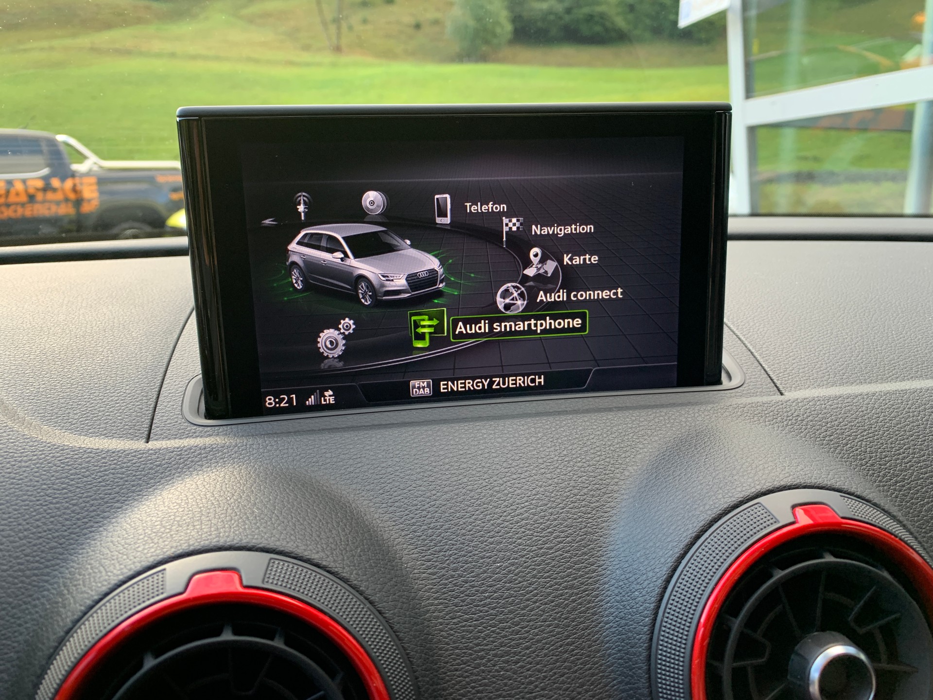 AUDI RS3 Sportback 2.5 TSI quattro S-tronic-image-13