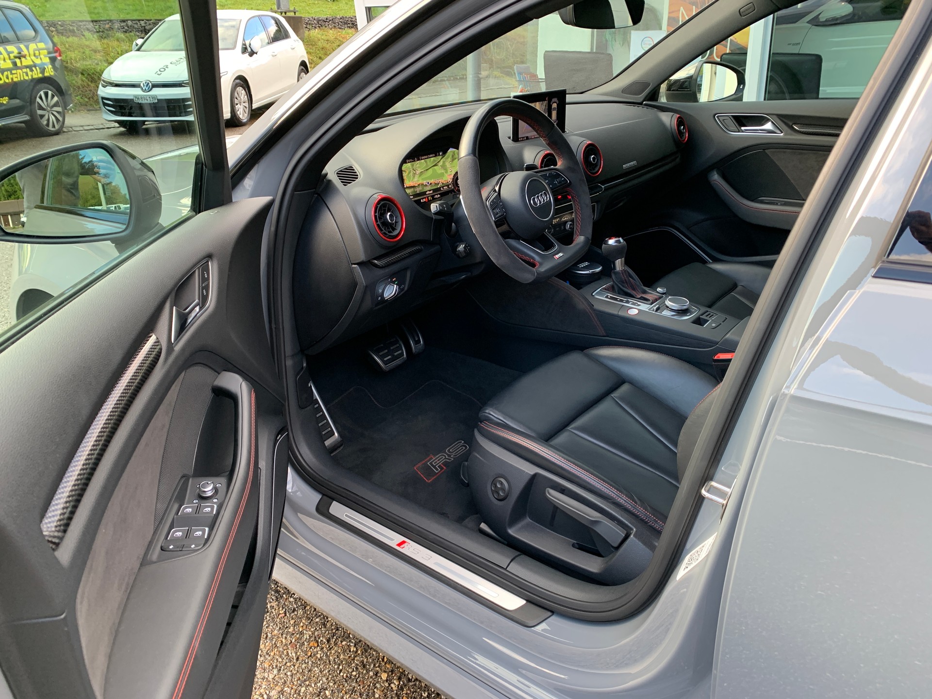 AUDI RS3 Sportback 2.5 TSI quattro S-tronic-image-7