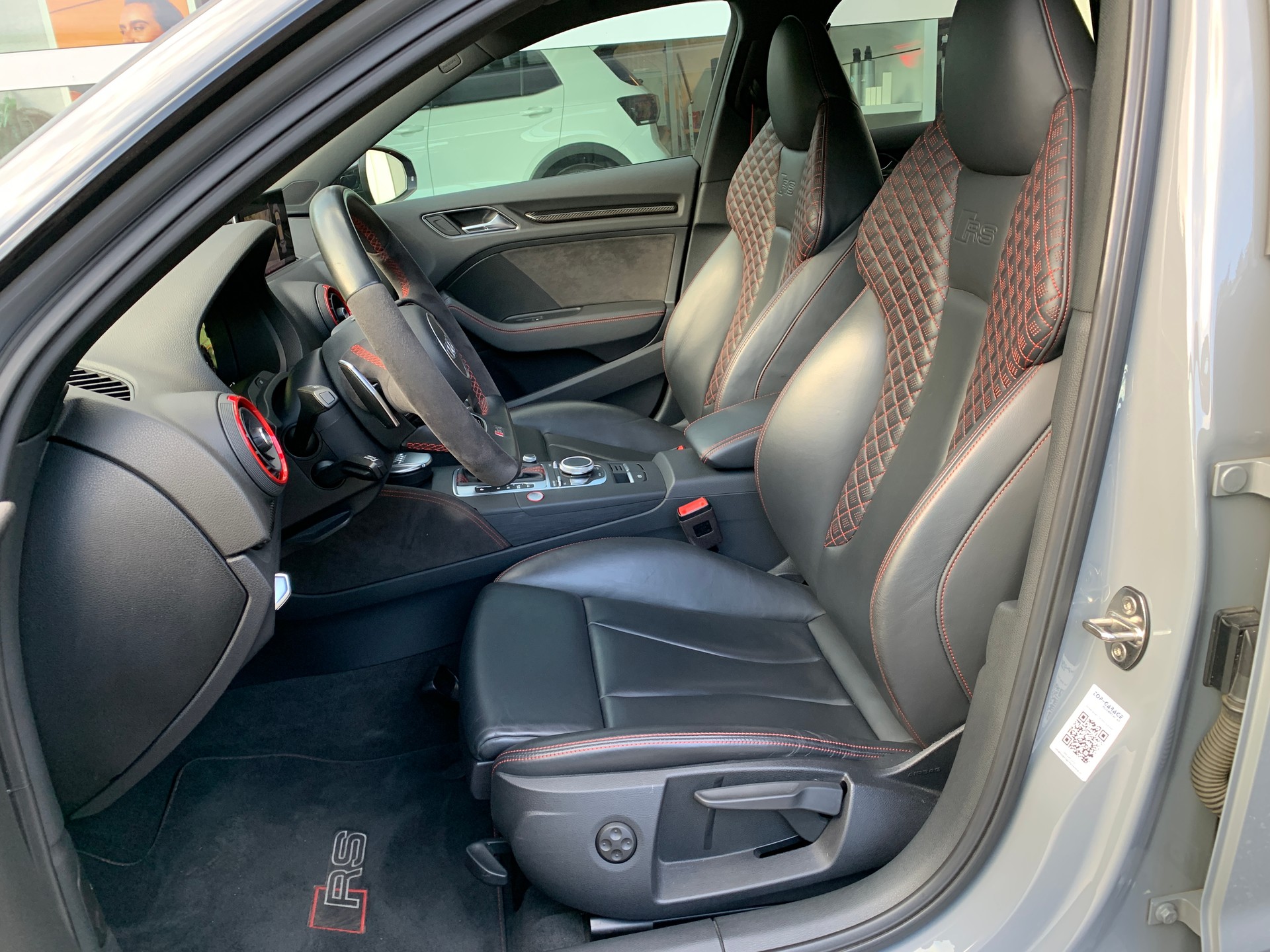 AUDI RS3 Sportback 2.5 TSI quattro S-tronic-image-8