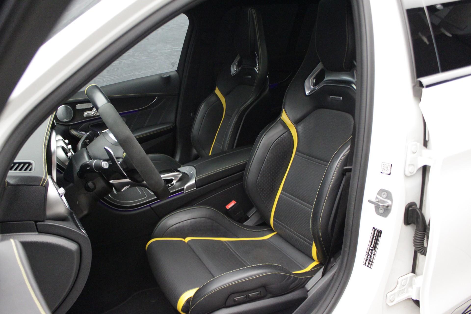 MERCEDES-BENZ C 63 S AMG-image-15