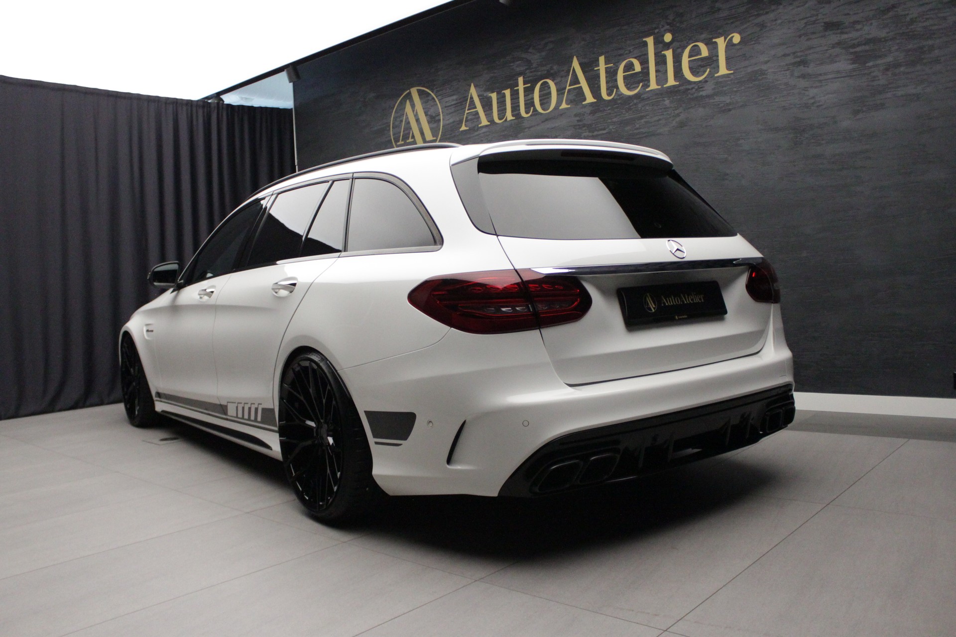 MERCEDES-BENZ C 63 S AMG-image-9