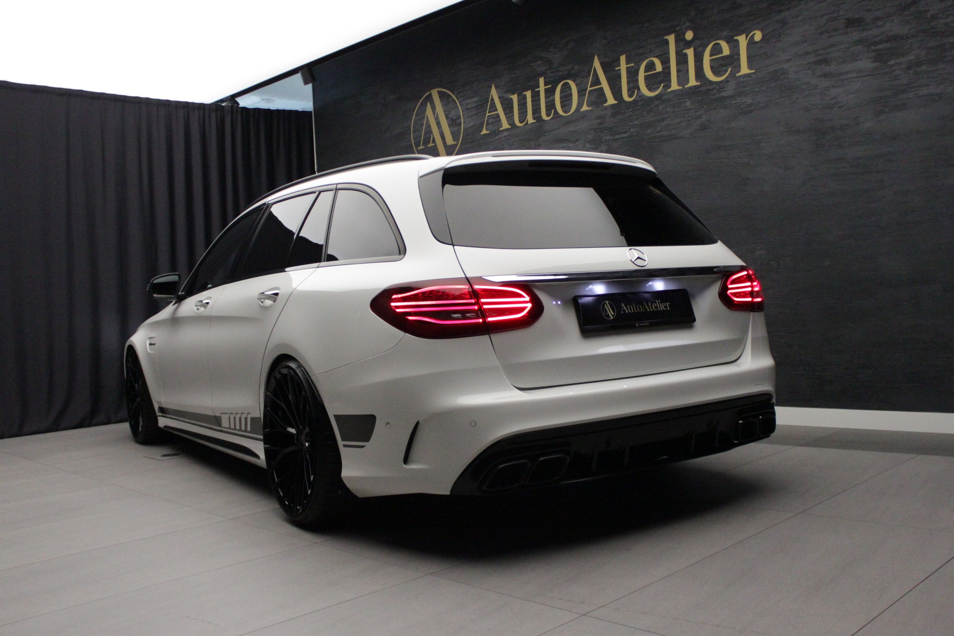 MERCEDES-BENZ C 63 S AMG-image-10