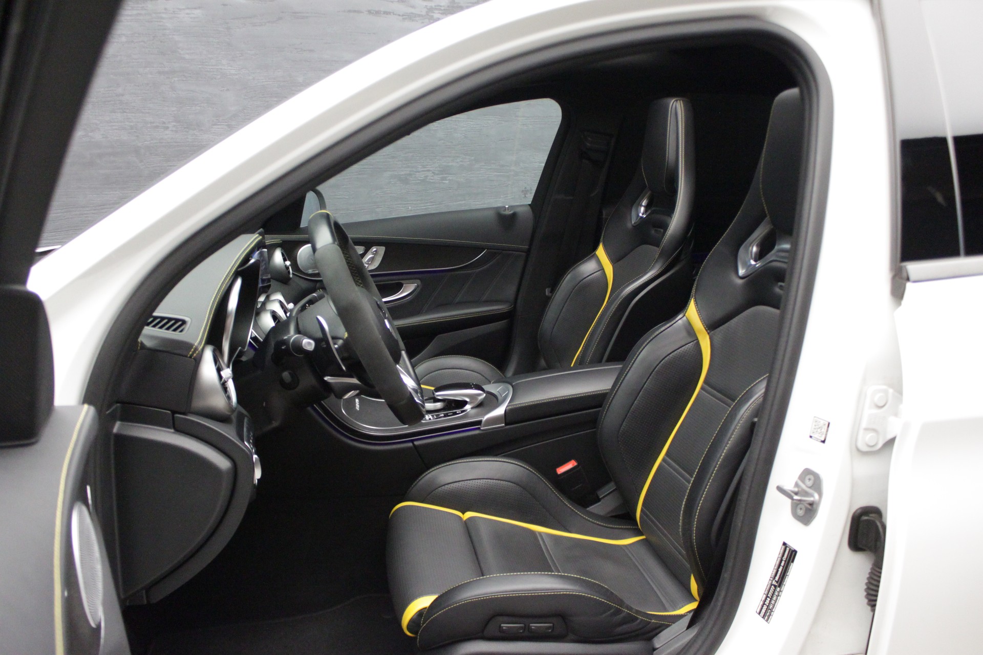 MERCEDES-BENZ C 63 S AMG-image-16