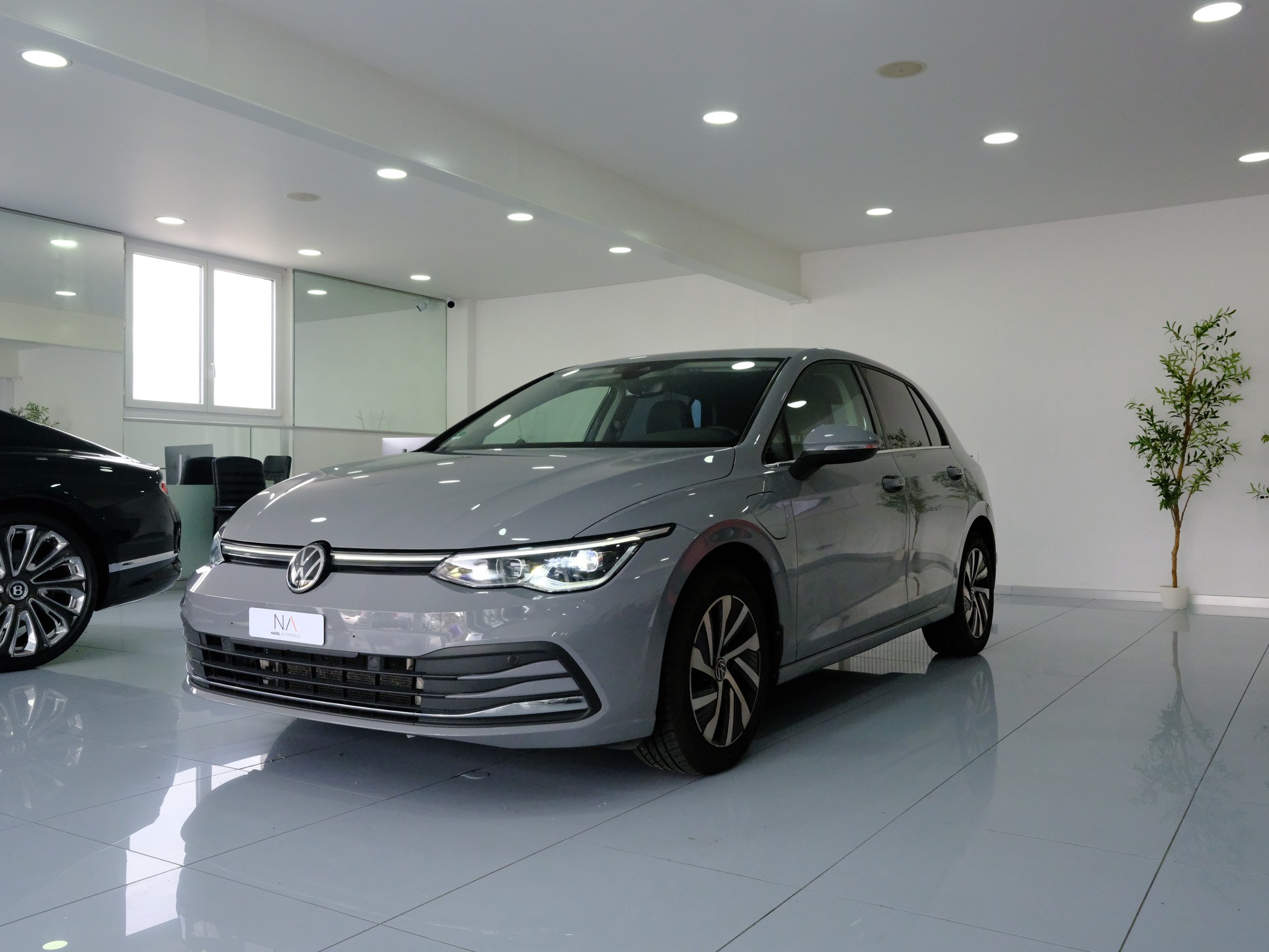 VW Golf 1.4 TSI PHEV Selection-showroom-element-2
