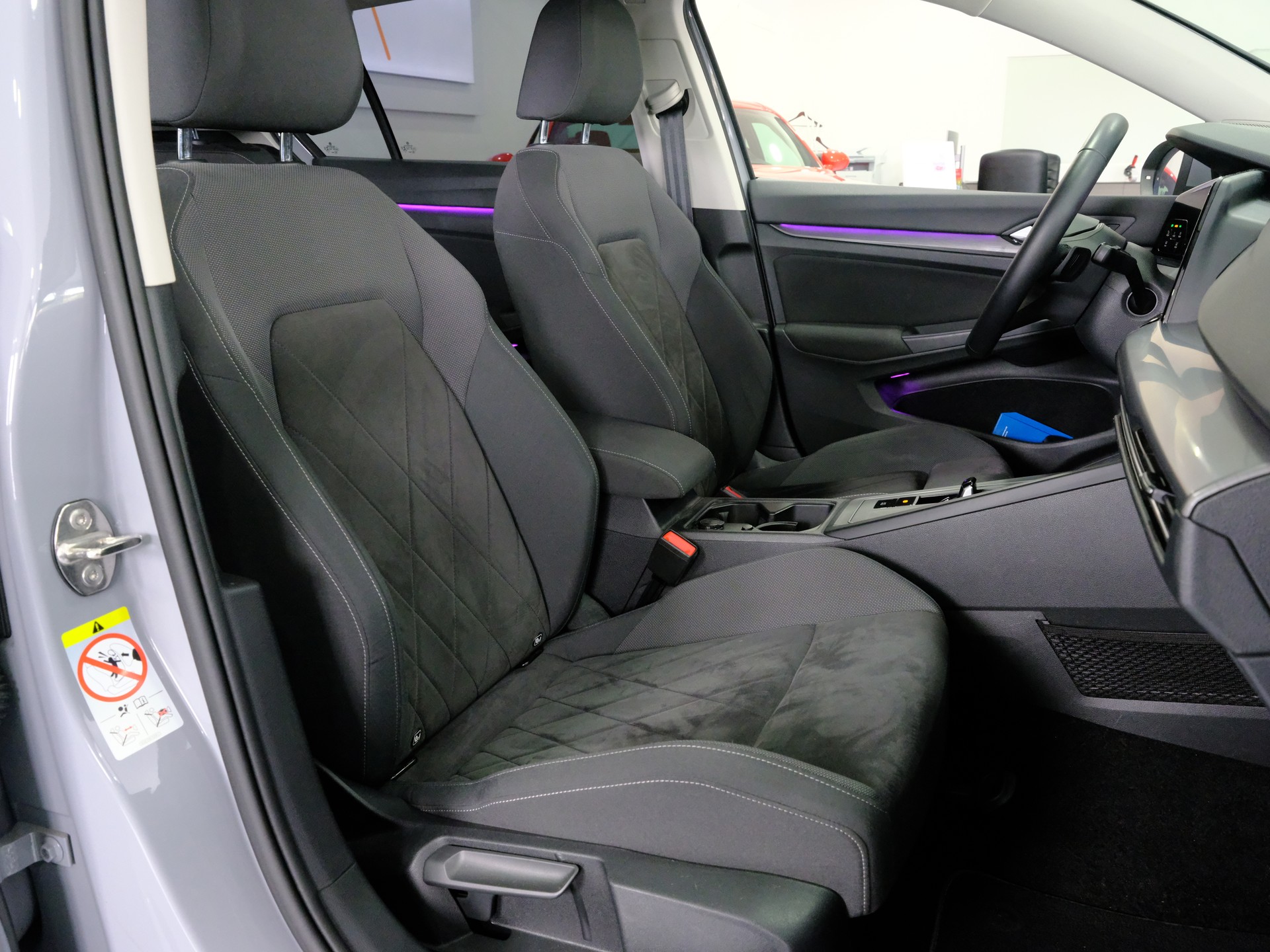 VW Golf 1.4 TSI PHEV Selection-image-13