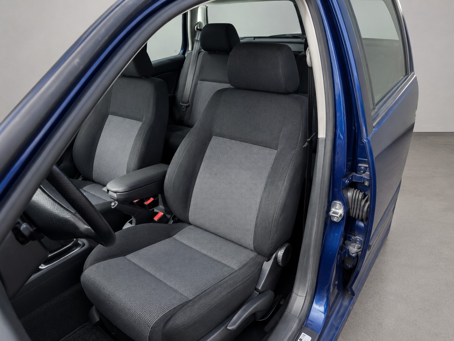 VW Golf 1.6 16V Pacific-image-4