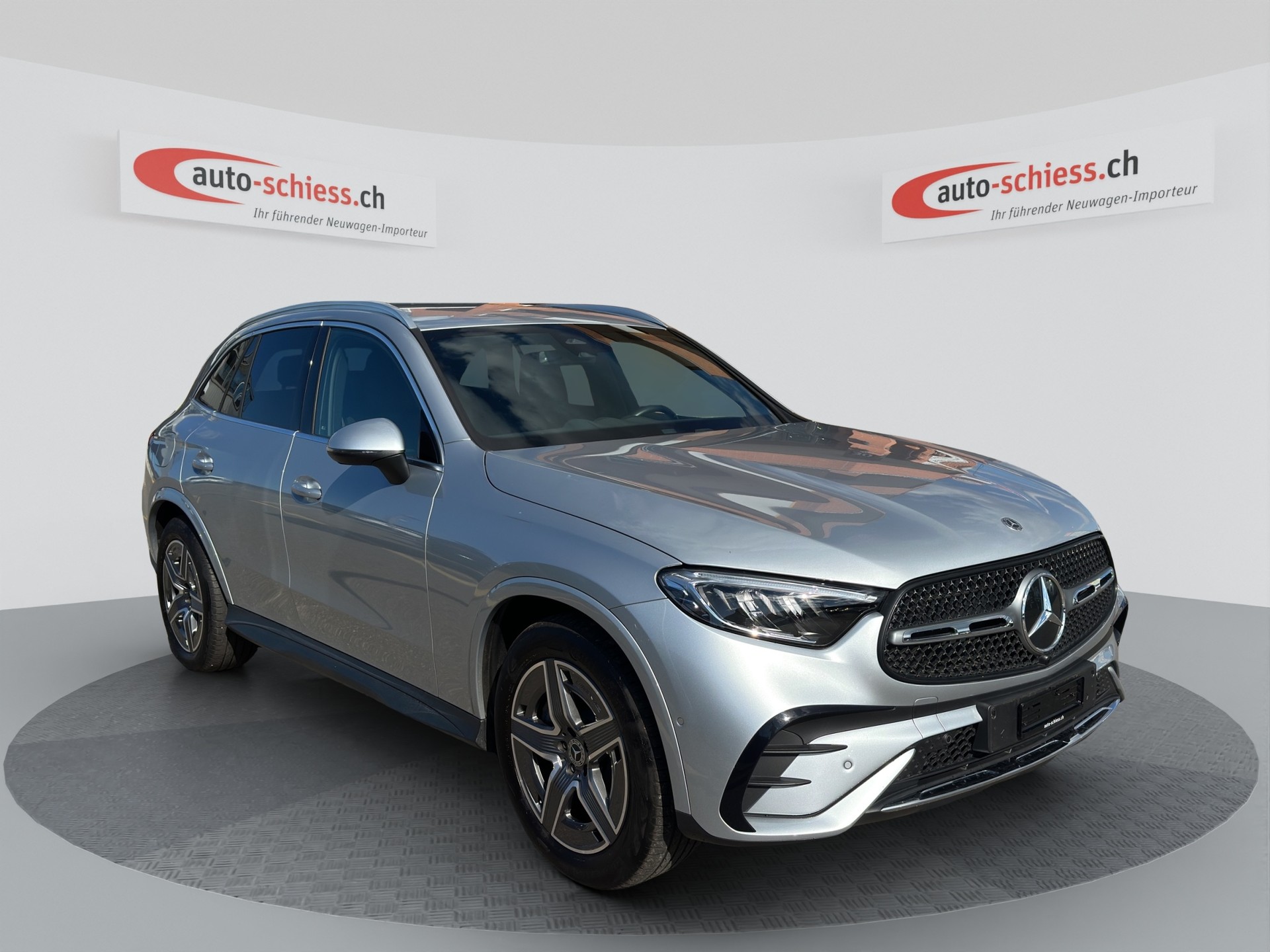MERCEDES-BENZ GLC 300 4Matic AMG Line 9G-Tronic-image-0