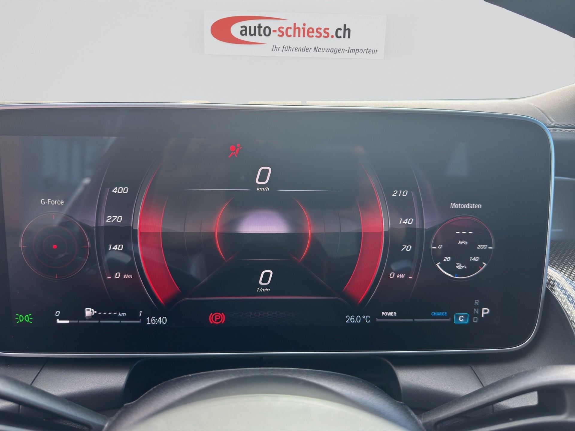 MERCEDES-BENZ GLC 300 4Matic AMG Line 9G-Tronic-image-8