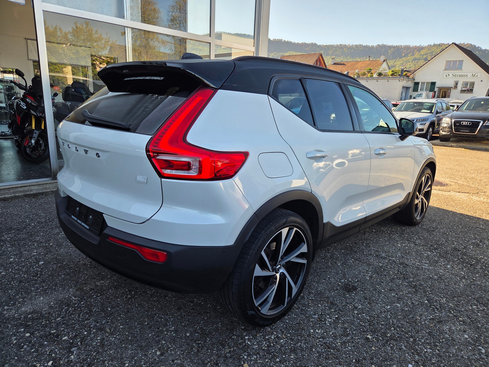 VOLVO XC40 T5 TwE R-Design DCT-image-7