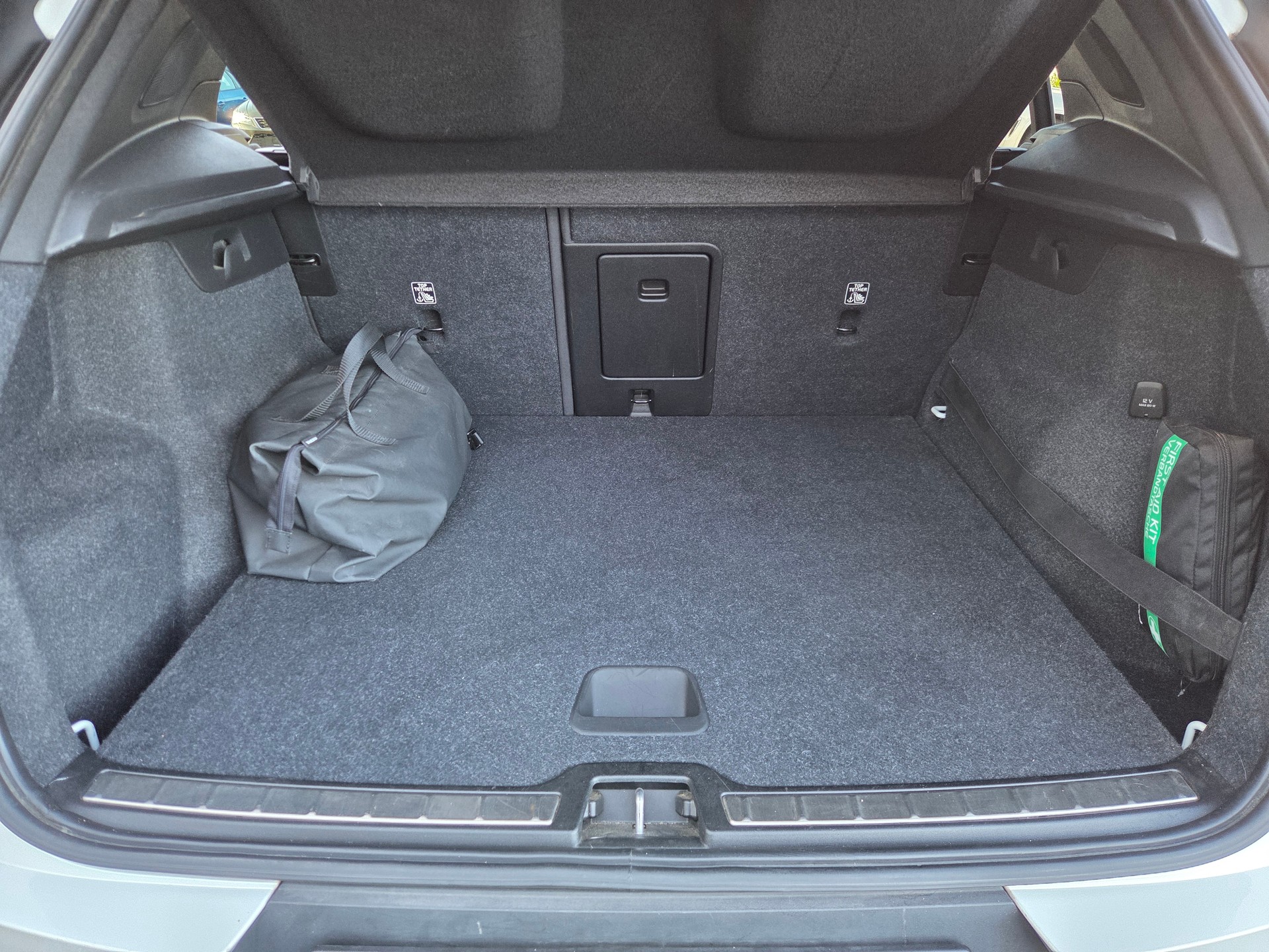 VOLVO XC40 T5 TwE R-Design DCT-image-14