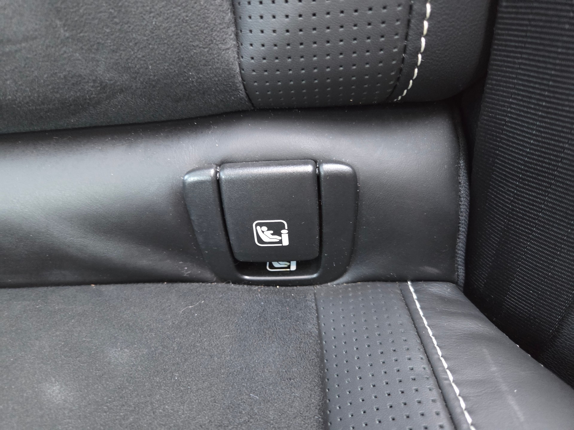 VOLVO XC40 T5 TwE R-Design DCT-image-21