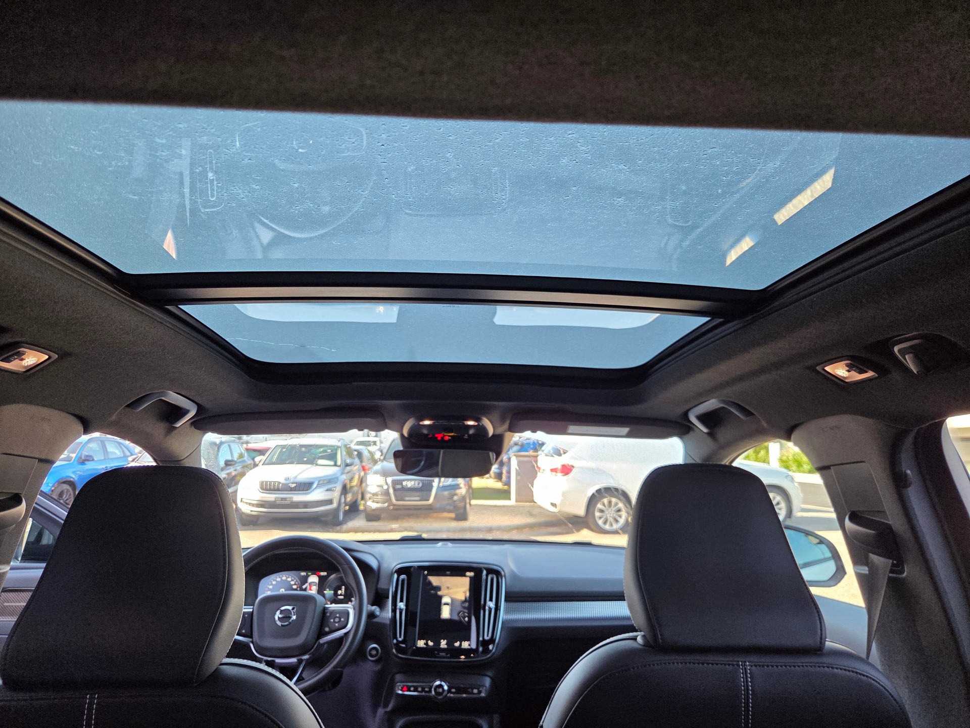 VOLVO XC40 T5 TwE R-Design DCT-image-17