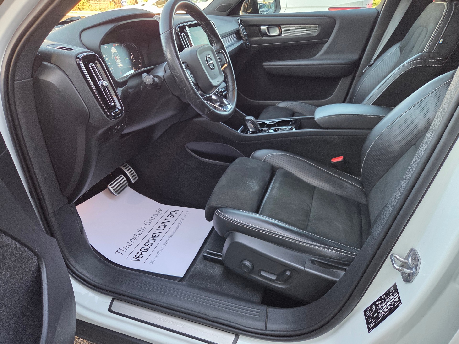 VOLVO XC40 T5 TwE R-Design DCT-image-9