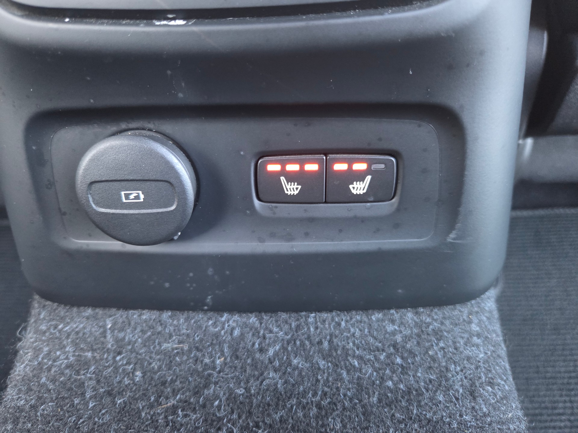 VOLVO XC40 T5 TwE R-Design DCT-image-13