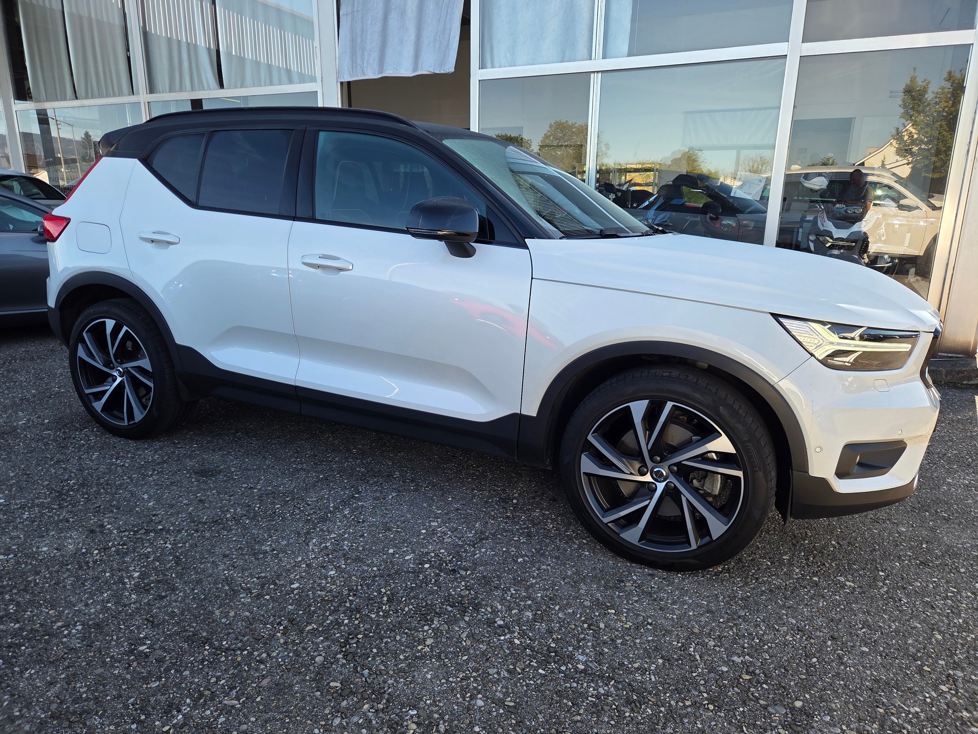 VOLVO XC40 T5 TwE R-Design DCT-image-8
