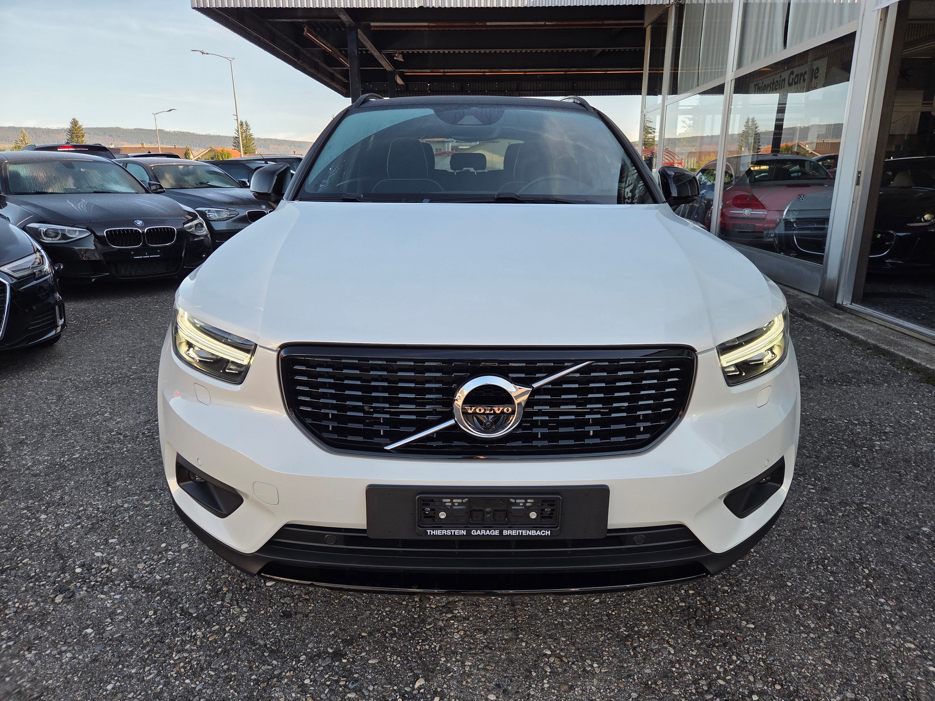 VOLVO XC40 T5 TwE R-Design DCT-image-2