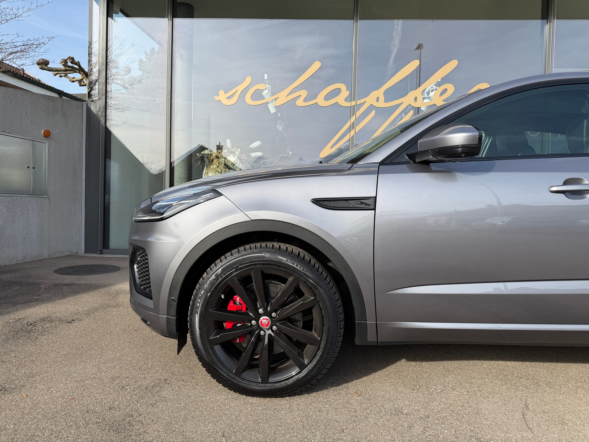 JAGUAR E-Pace 2.0d D200 R-Dynamic AWD SE-image-6
