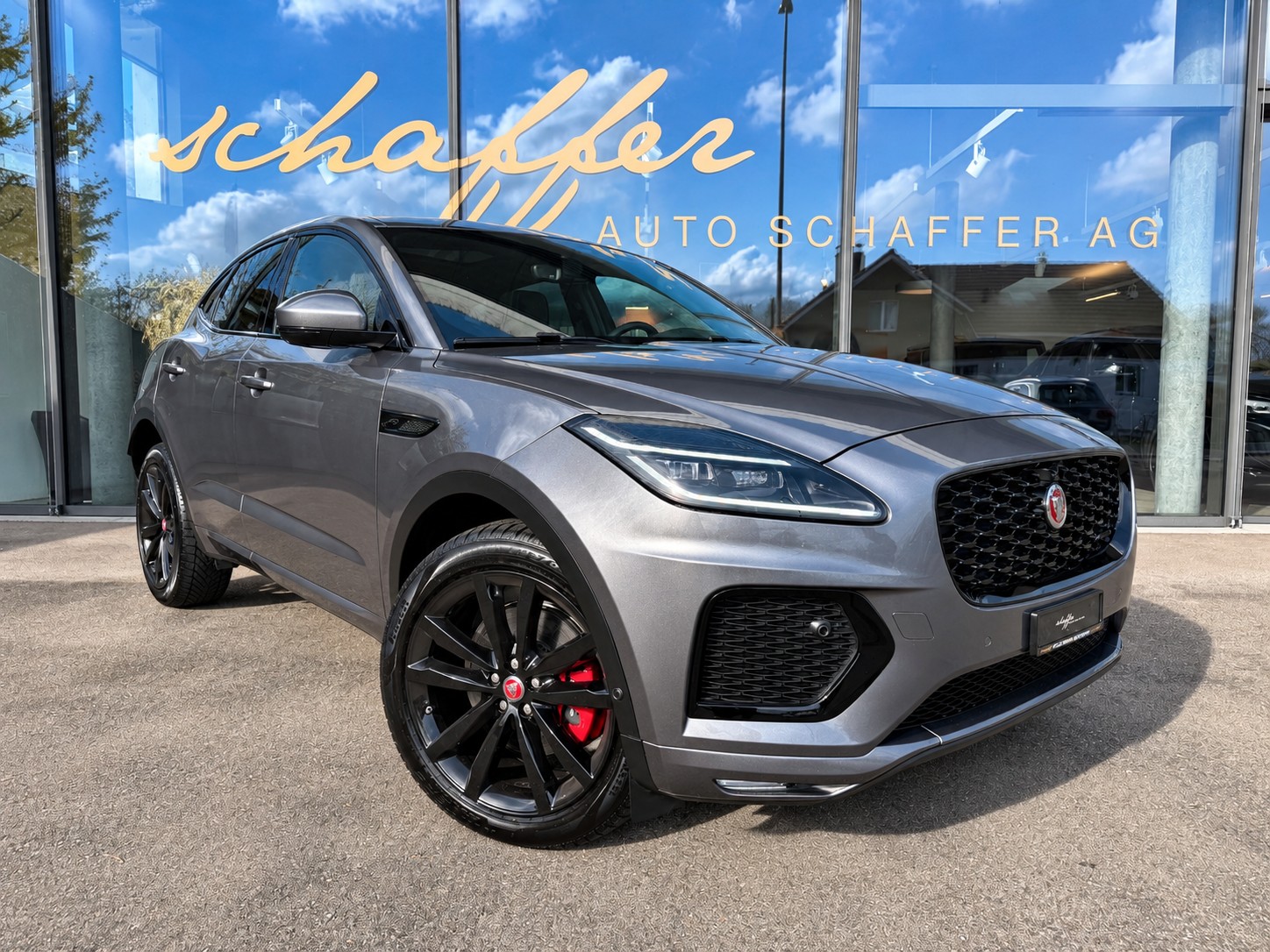 JAGUAR E-Pace 2.0d D200 R-Dynamic AWD SE-image-4