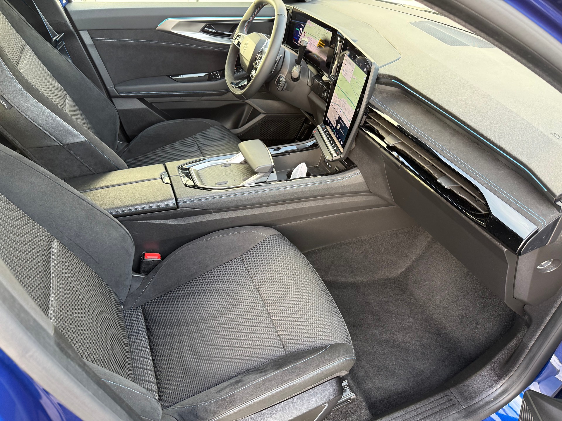 RENAULT Austral 1.2 HEV 200 Techno Esprit Alpine A-image-9