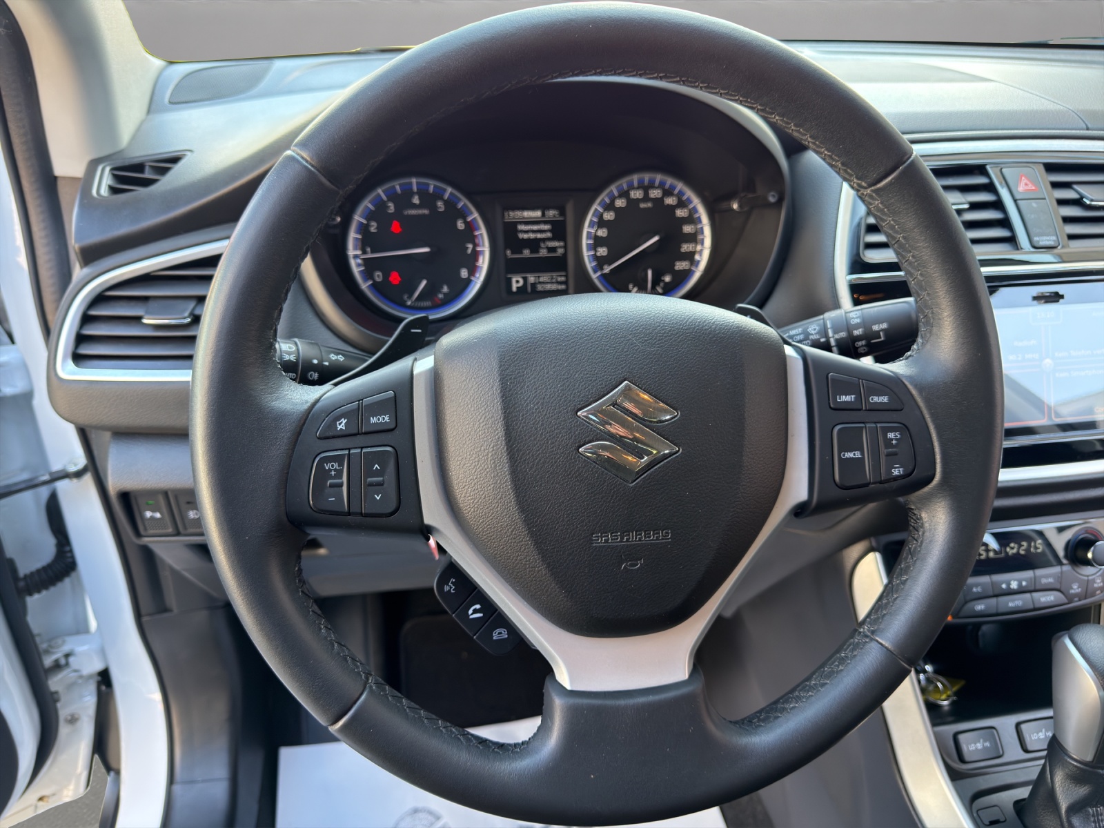 SUZUKI SX4 S-Cross 1.4 16V Compact+ 4WD Automatic-image-9