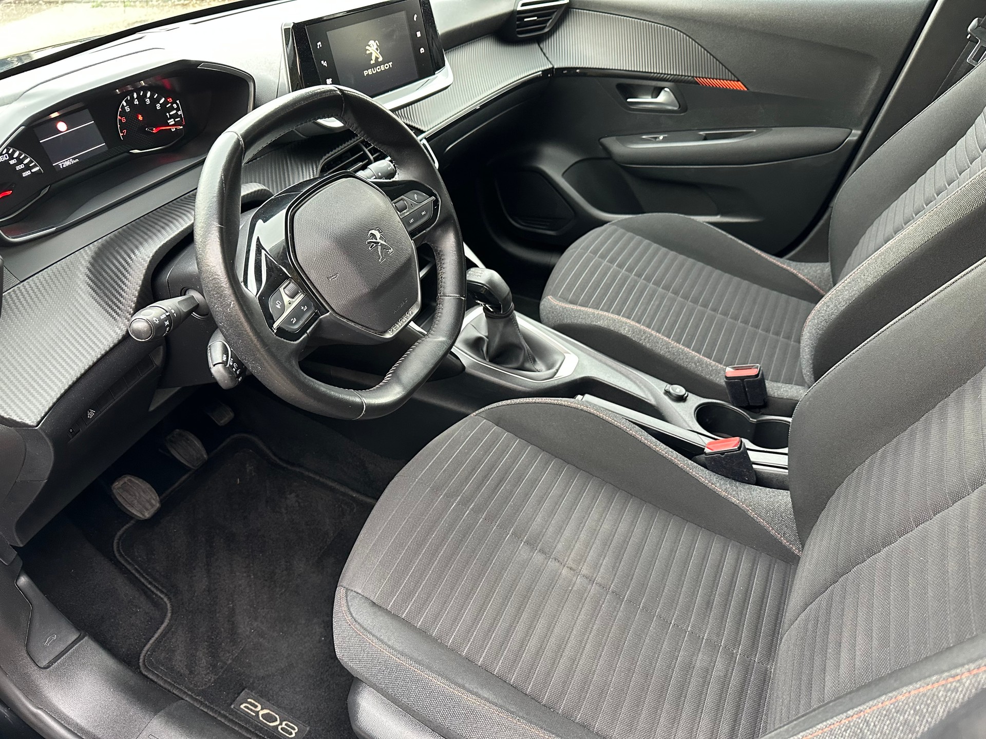 PEUGEOT 208 1.2 PureTech Active-image-9