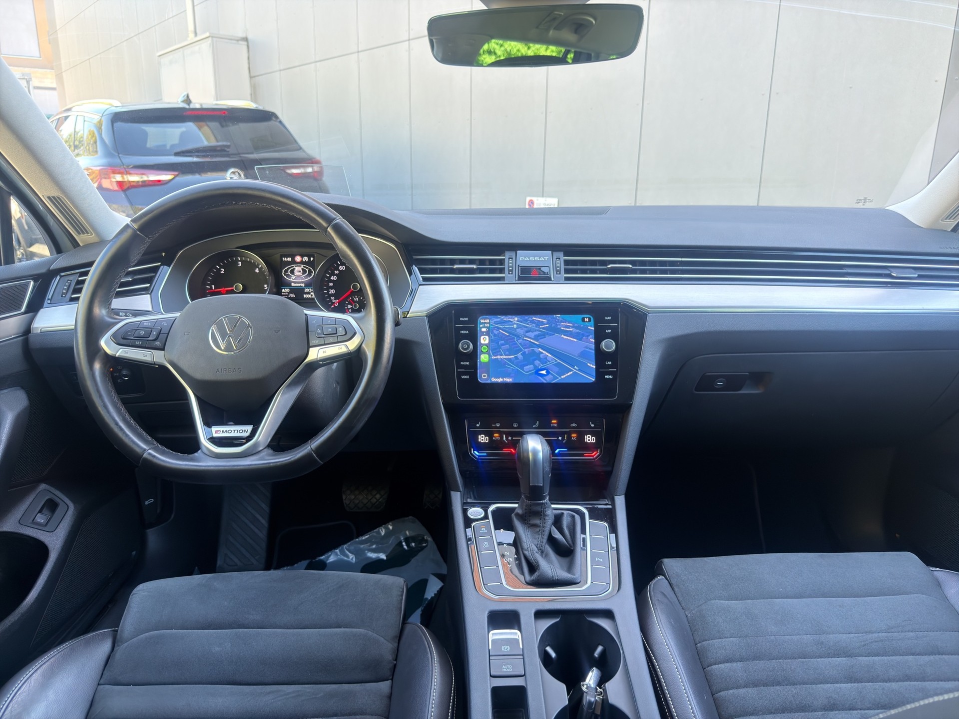 VW Passat 2.0 TDI BMT Elegance 4Motion DSG-image-8